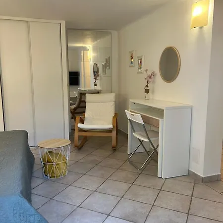 Beautiful Studio + Large Terrace Near The Beaches. Apartman *